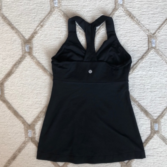 Lululemon black tank with built in, size 6 - Picture 3 of 3